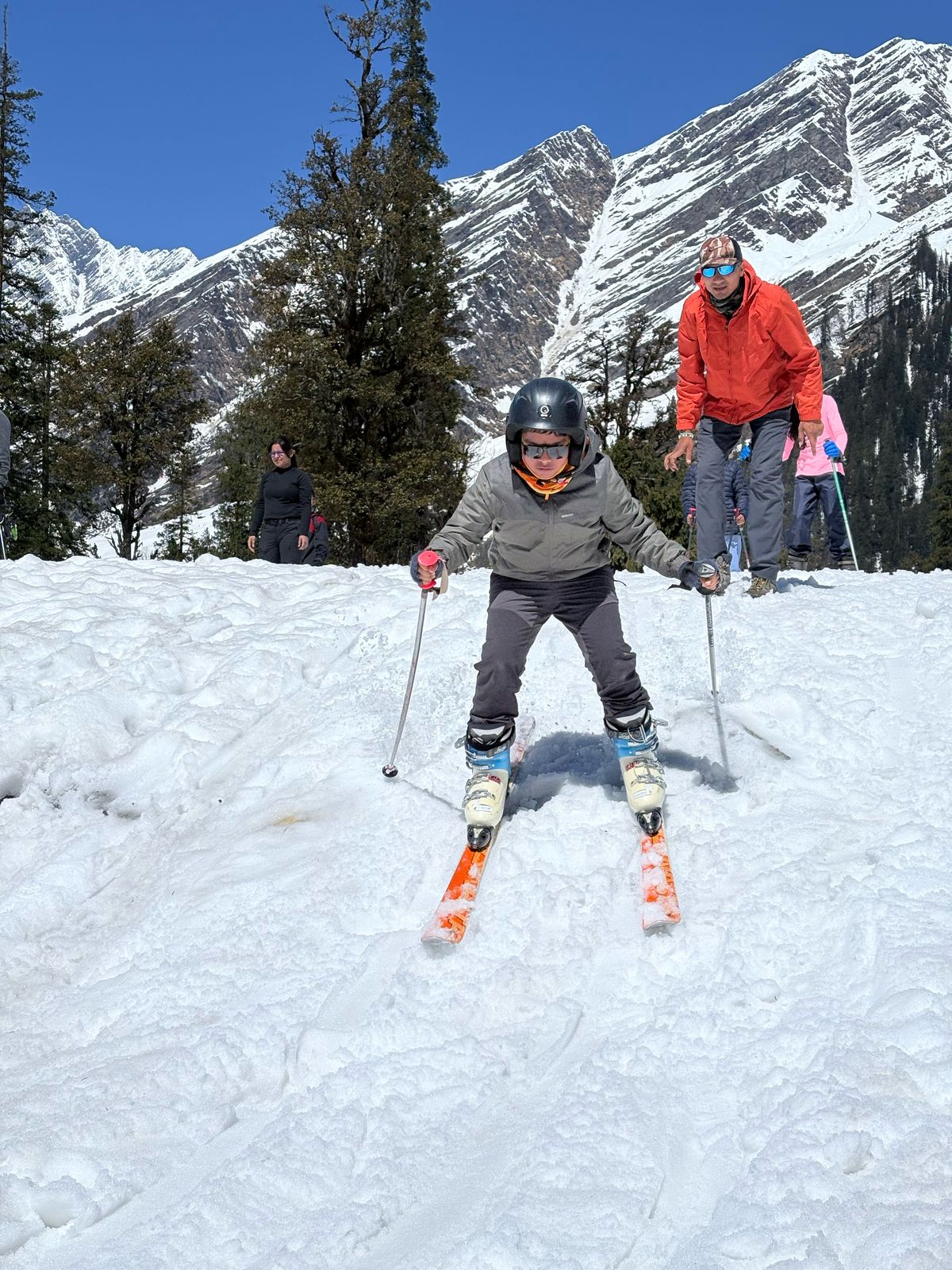 Skis & Slopes - Skiing Manali