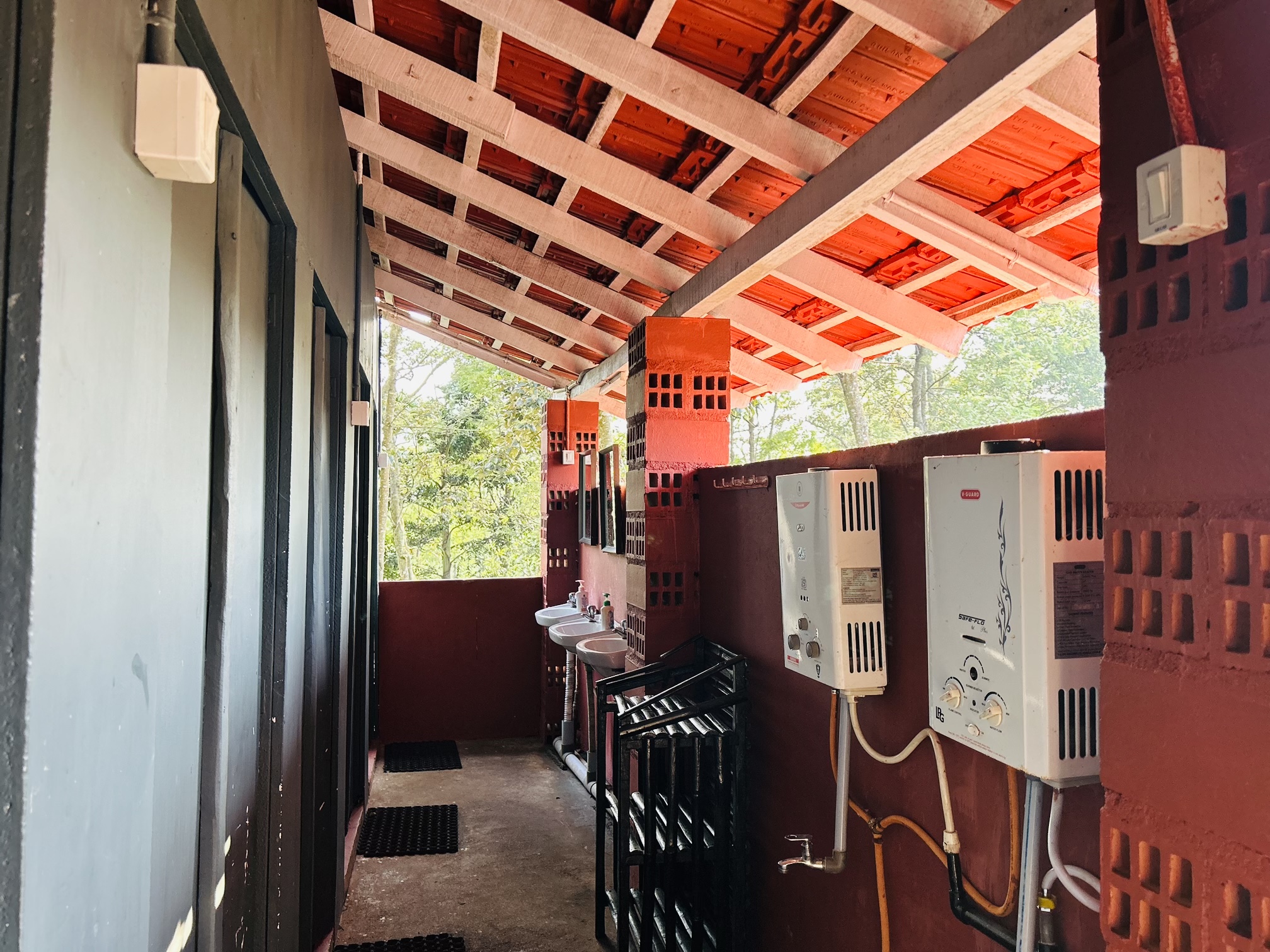 in-TENT-ionally basic